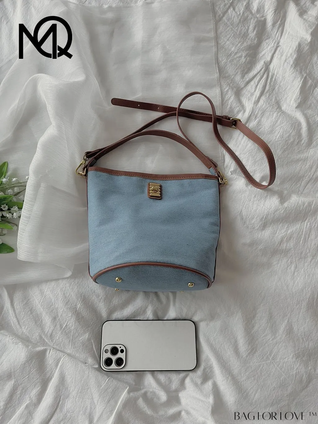 BagForLove - Stylish Adjustable Shoulder Strap Handbag Featuring Contrast Edge Design