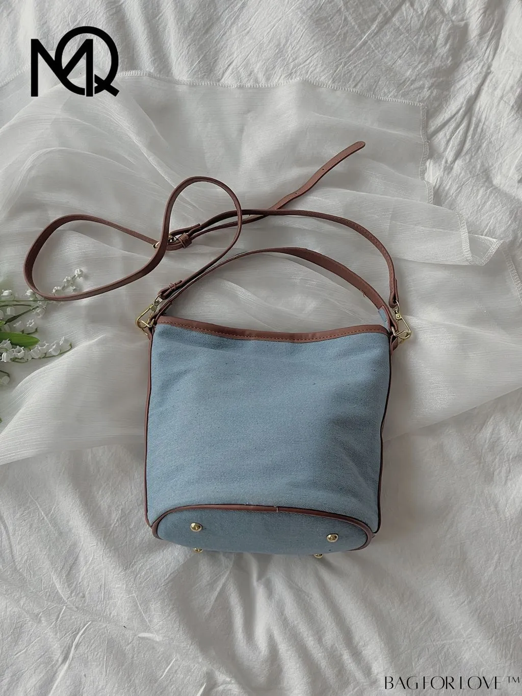 BagForLove - Stylish Adjustable Shoulder Strap Handbag Featuring Contrast Edge Design