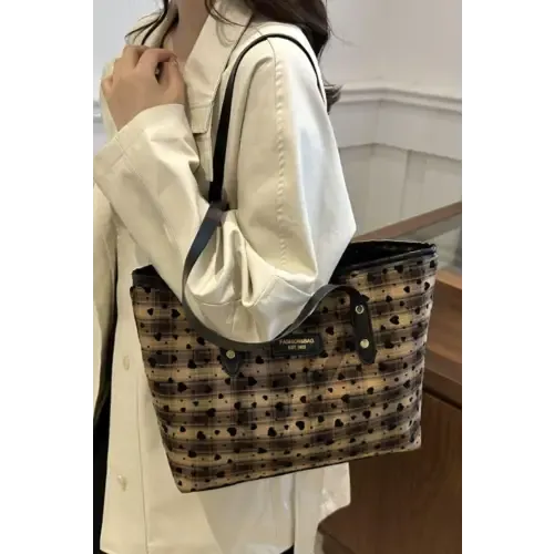 Chic Heart Tote Bags