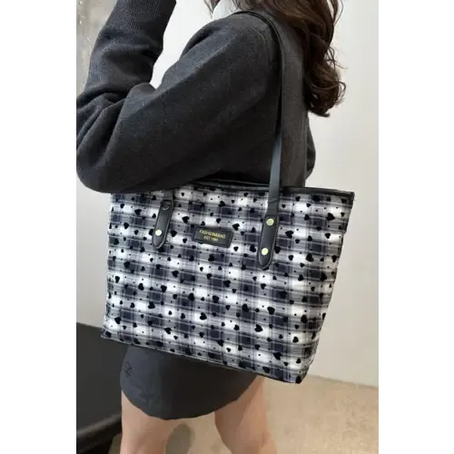 Chic Heart Tote Bags