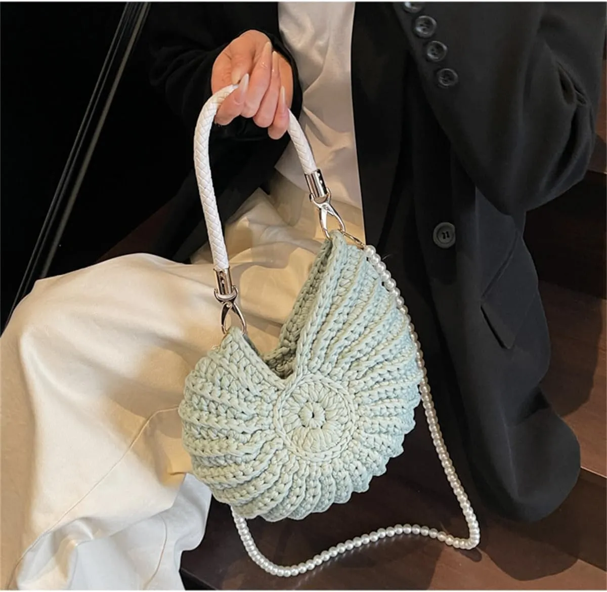 Conch/Shell Shoulder Handbag,Handwoven Fashion Seashell Bag,Stylish & Unique Boho Clutch with Pearl Strap