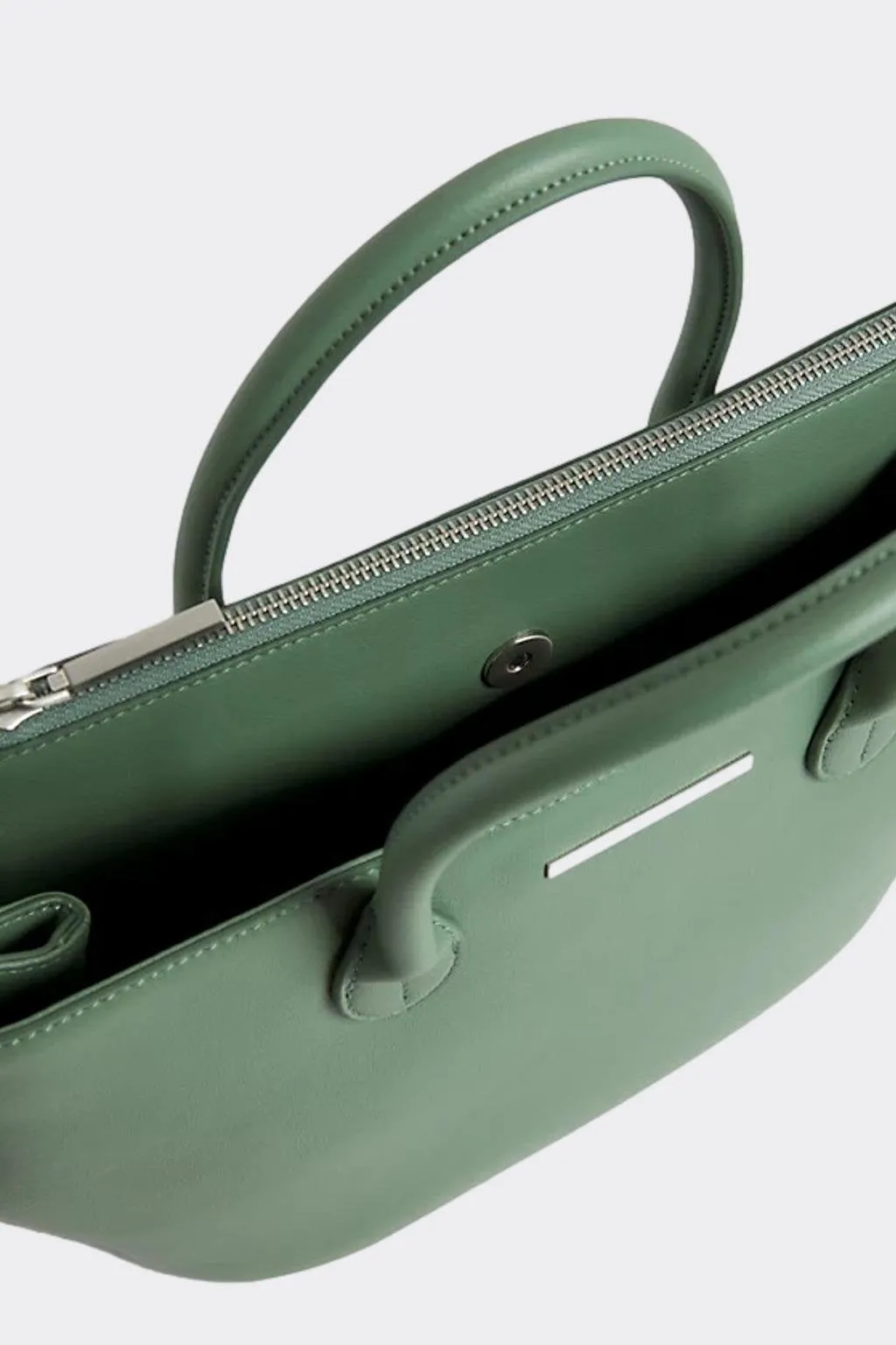 Daily Dressed Tote Md