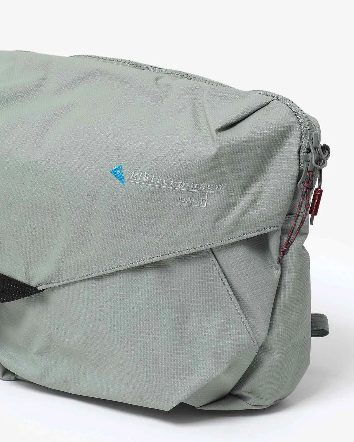 GAUT MESSENGER BAG
