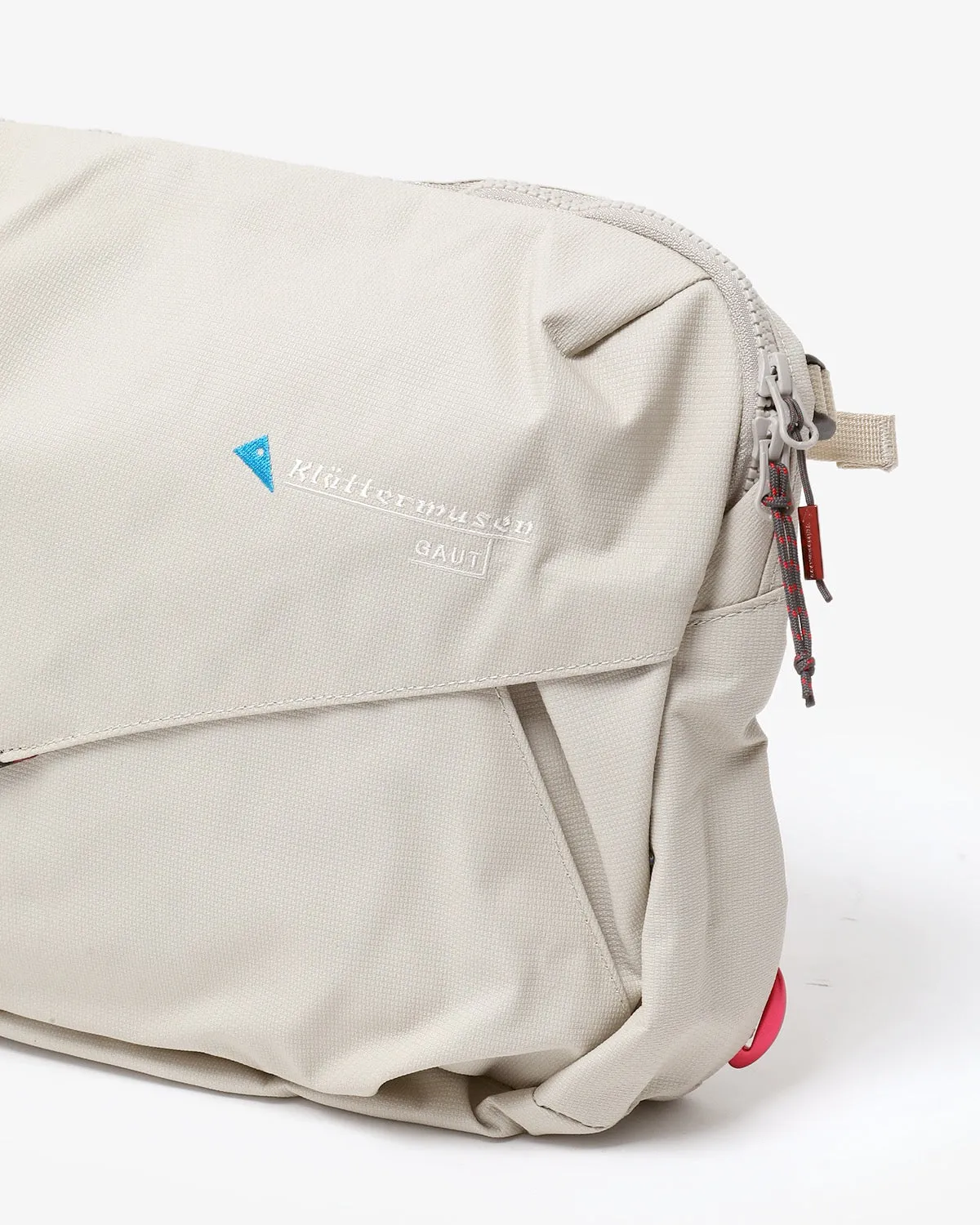 GAUT MESSENGER BAG