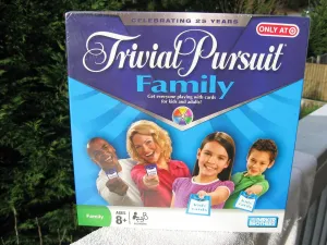 Hasbro Games Trivial Pursuit Family Edition