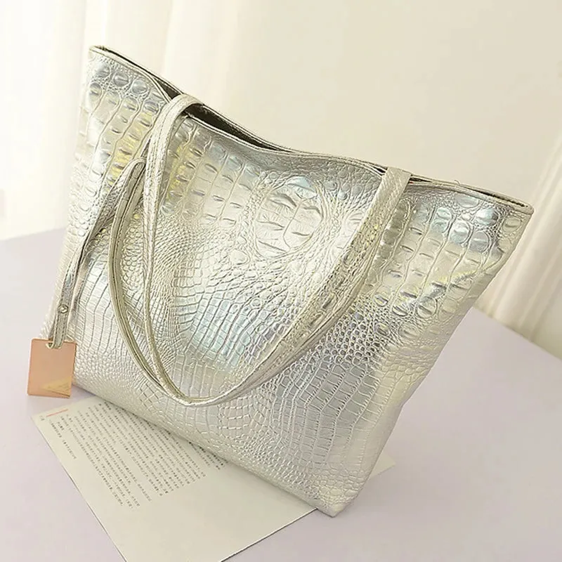 Large Capacity Shoulder PU Handbag With Pendant, Crocodile Pattern, Fashionable European And American Commuting Women's Tote Bag