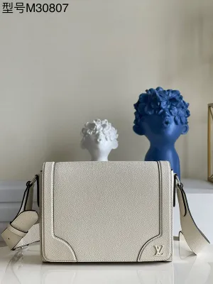 LOV2 Bags - Fashion Bags  1248