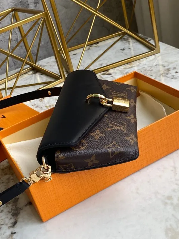 LOV2 Bags - Fashion Bags  1415