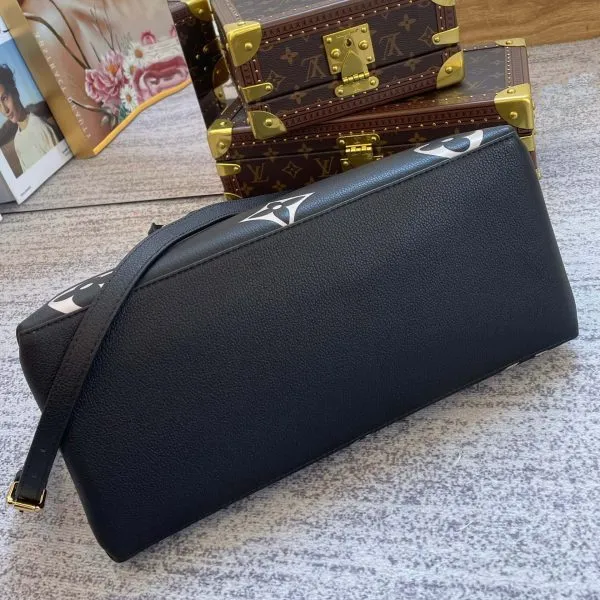 LOV2 Bags - Fashion Bags  850