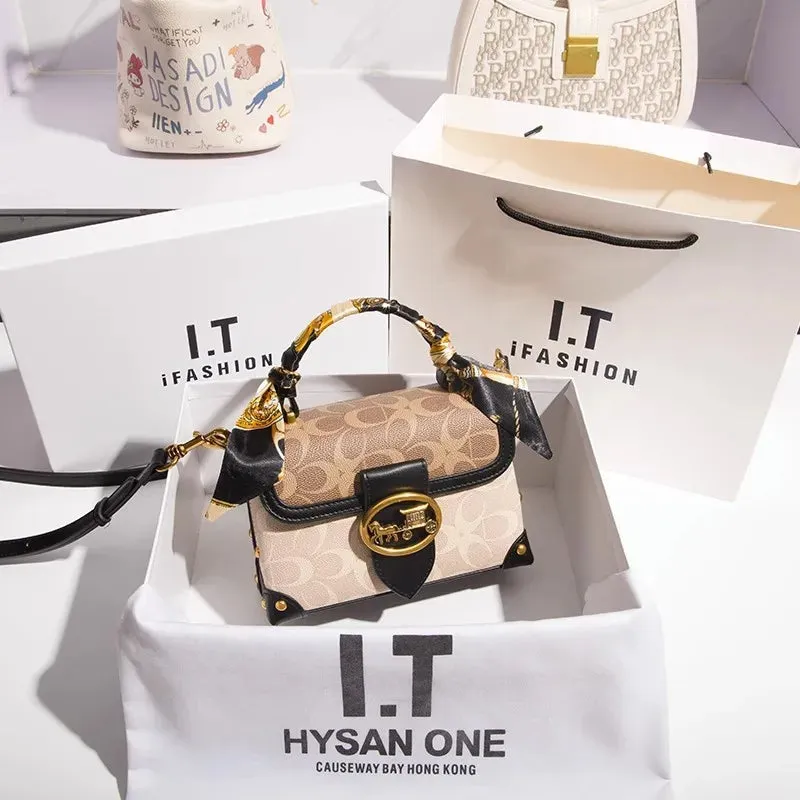 New minimalist and fashionable small handbag,