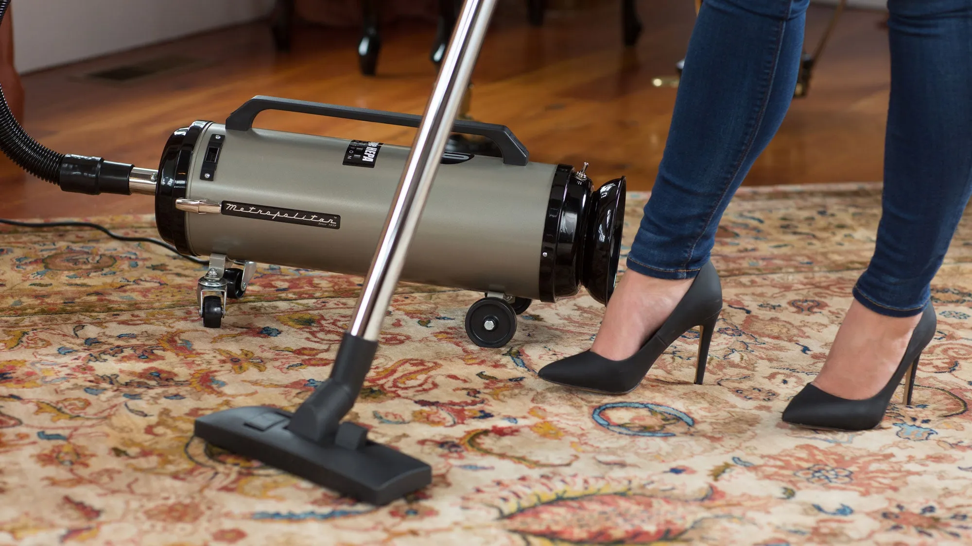 PROFESSIONAL EVOLUTION FULL-SIZE CANISTER VACS