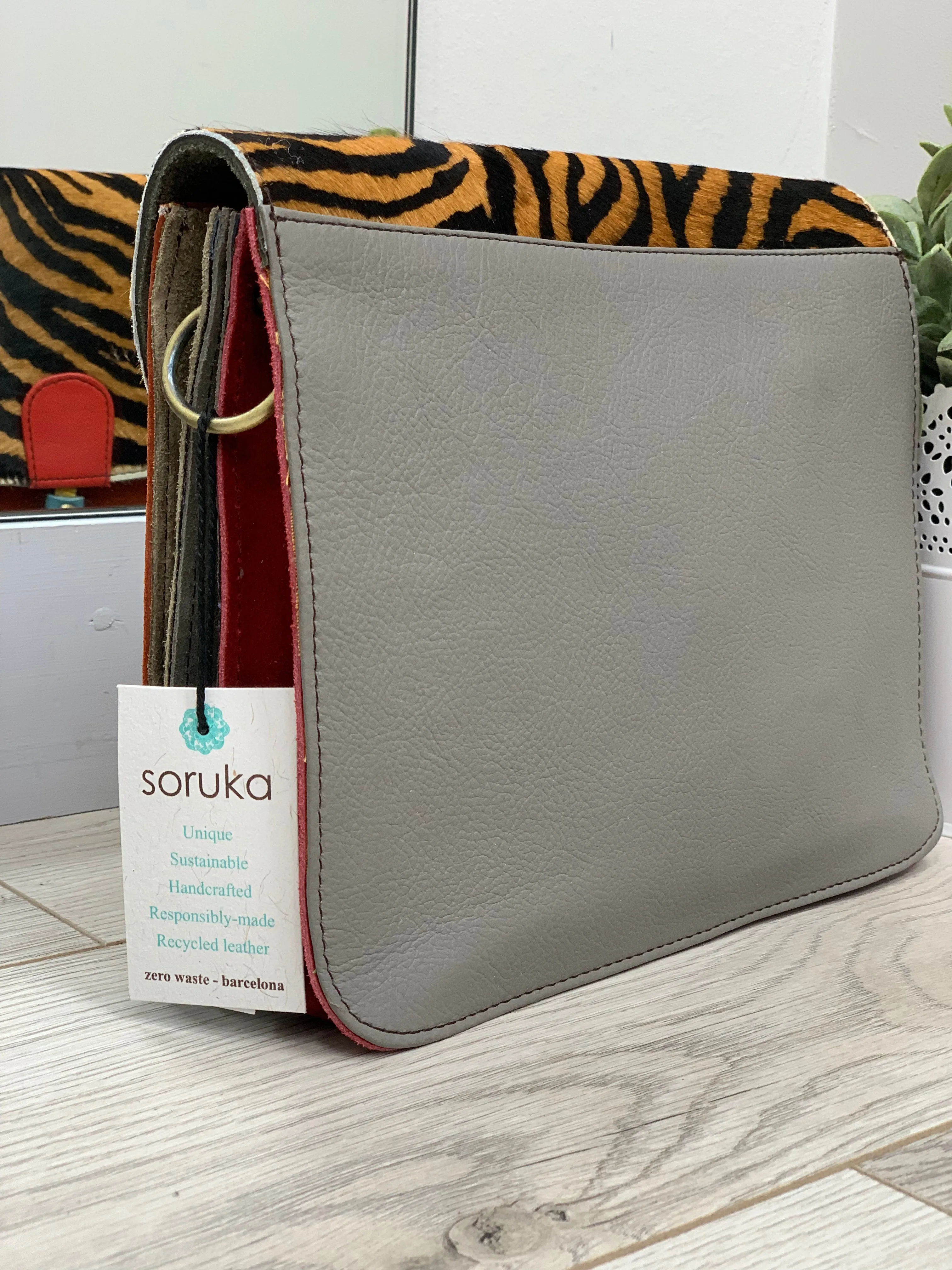 Soruka Crossbody bag
