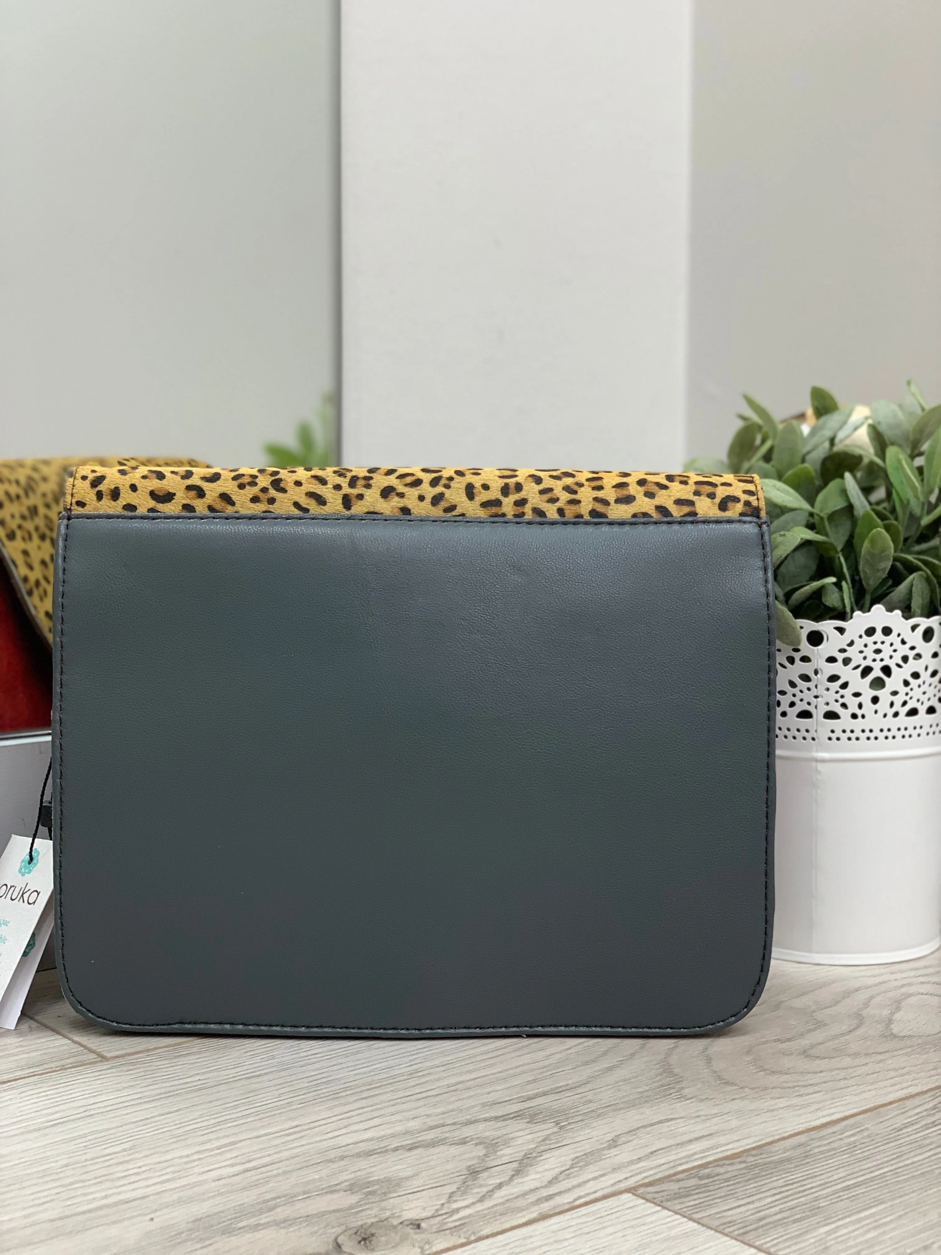 Soruka Crossbody bag