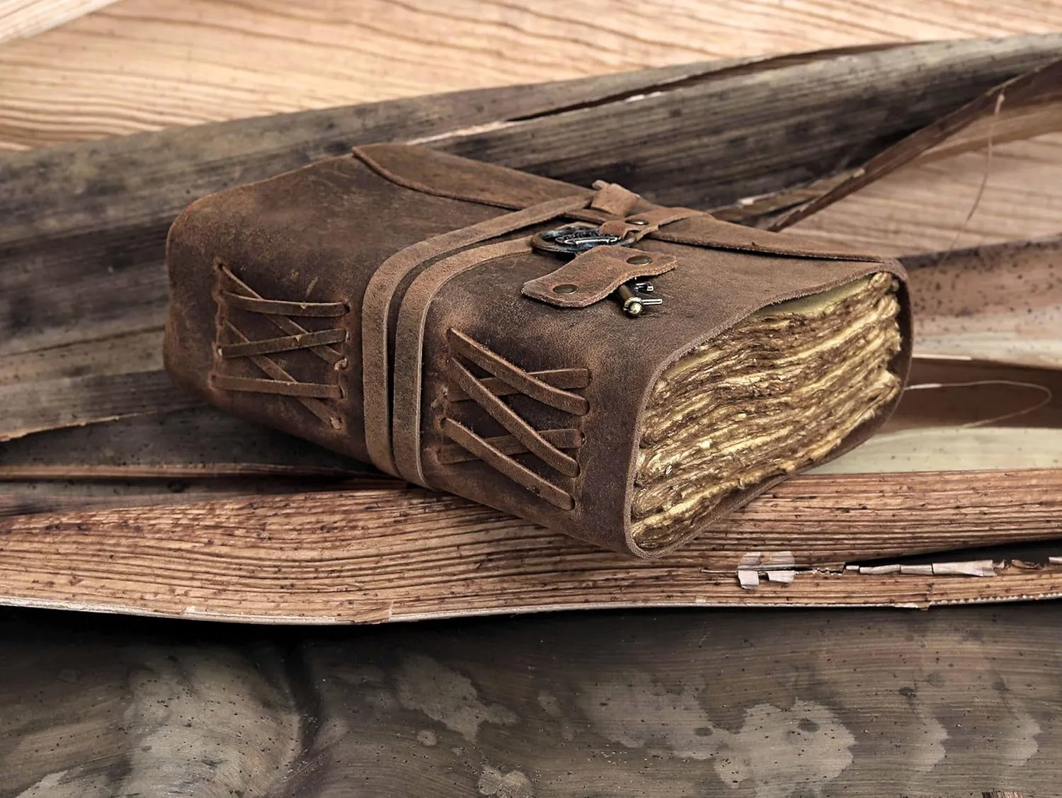 Vintage Leather Journal - Antique Handmade Leather Bound journal with deckle edge paper for Men And Women Diary - Leather Sketchbook - Drawing Journal Notebook - Great Gift (6"x 9")