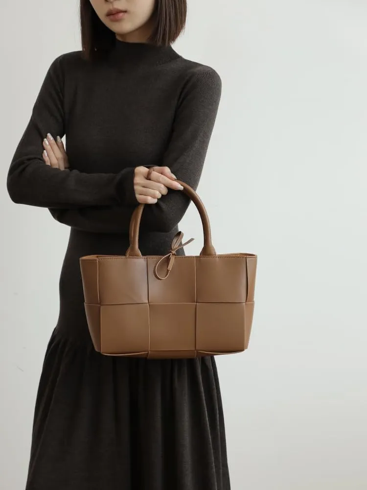 Women's Leather Woven Large Capacity Totes Handbag Commuting Hand Carry Shoulder Crossbody Bag Pillow Bag Versatile Hobo