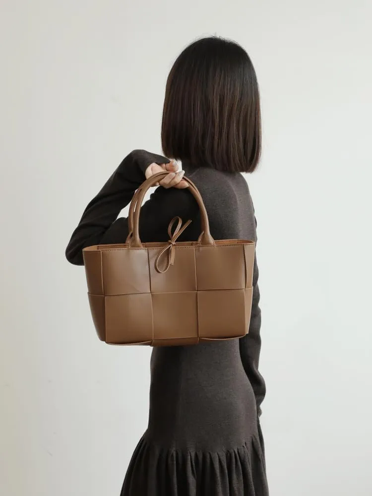 Women's Leather Woven Large Capacity Totes Handbag Commuting Hand Carry Shoulder Crossbody Bag Pillow Bag Versatile Hobo